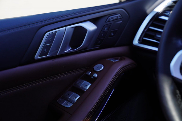 BMW X7 XDrive40i High Executive | Bowers&Wilkins | 7 Zits | Trekhaak | Skylounge | Head up | Drive Assistant | 360 cam | M-pakket