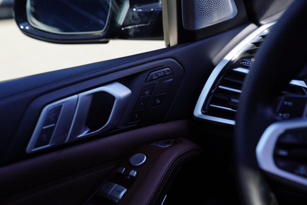 BMW X7 XDrive40i High Executive | Bowers&Wilkins | 7 Zits | Trekhaak | Skylounge | Head up | Drive Assistant | 360 cam | M-pakket