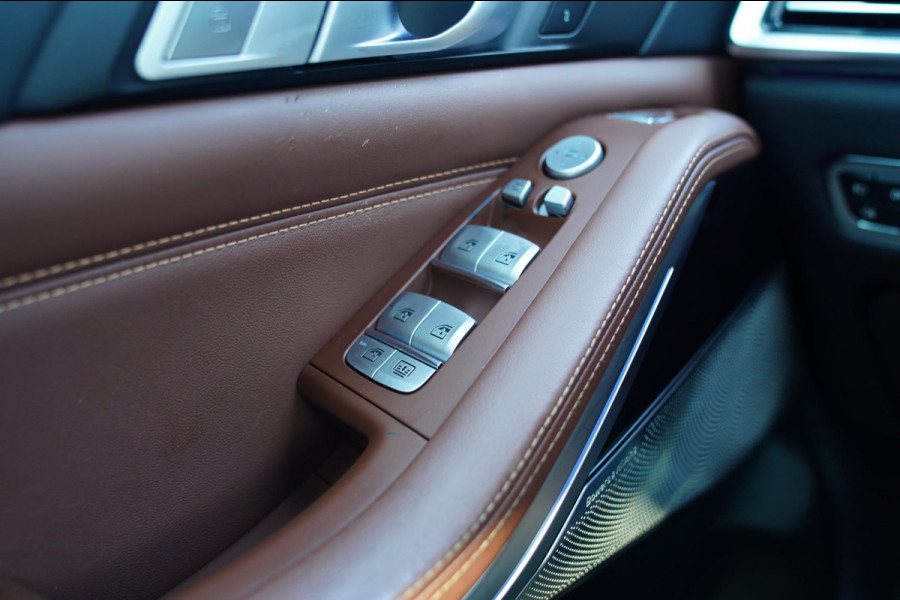 BMW X7 XDrive40i High Executive | Bowers&Wilkins | 7 Zits | Trekhaak | Skylounge | Head up | Drive Assistant | 360 cam | M-pakket