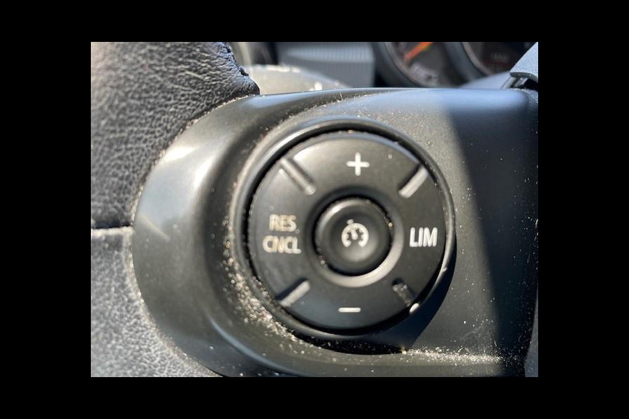 MINI Mini 1.5 Cooper Business Automaat | Navigatie | Parkeersensoren achter | Airco