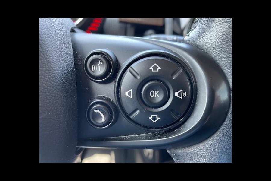 MINI Mini 1.5 Cooper Business Automaat | Navigatie | Parkeersensoren achter | Airco