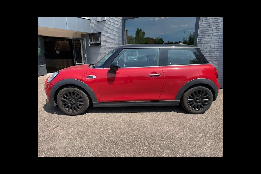 MINI Mini 1.5 Cooper Business Automaat | Navigatie | Parkeersensoren achter | Airco