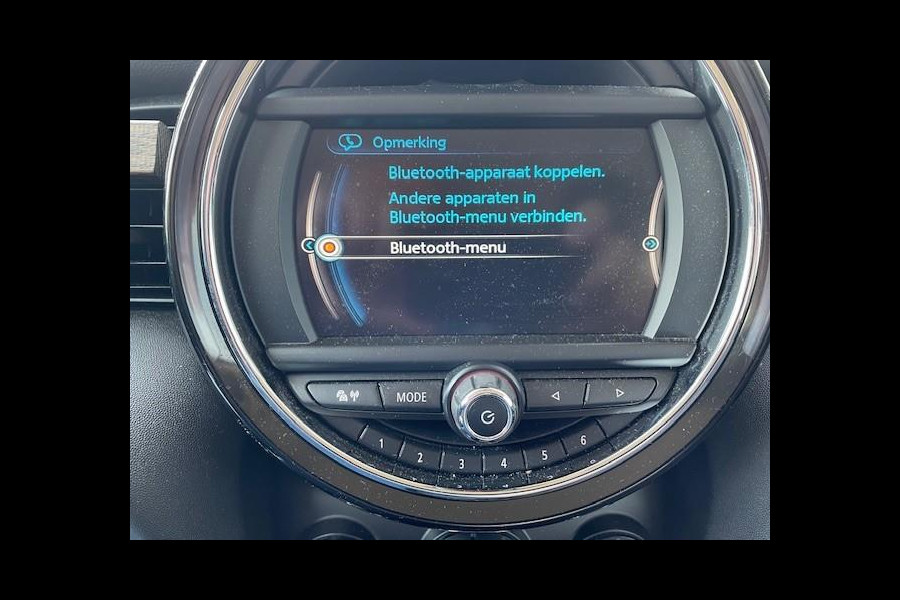 MINI Mini 1.5 Cooper Business Automaat | Navigatie | Parkeersensoren achter | Airco
