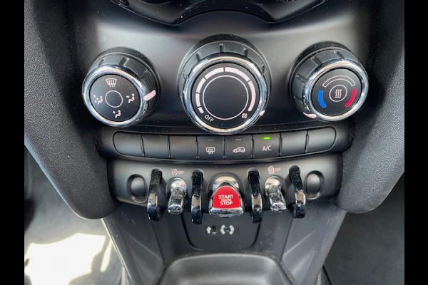 MINI Mini 1.5 Cooper Business Automaat | Navigatie | Parkeersensoren achter | Airco