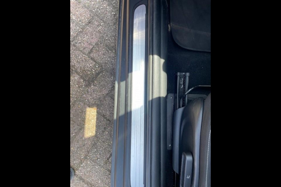 MINI Mini 1.5 Cooper Business Automaat | Navigatie | Parkeersensoren achter | Airco