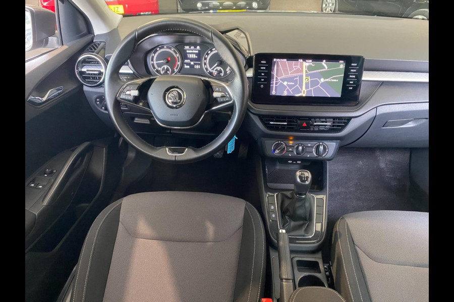 Škoda Fabia 1.0 MPI | Carplay |10"touchscreen | Navigatie | Stoelverw| Front-Lane assist|Cruise|KM : 20.300 !!!