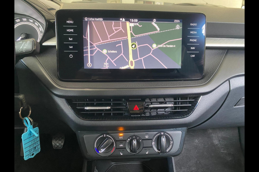 Škoda Fabia 1.0 MPI | Carplay |10"touchscreen | Navigatie | Stoelverw| Front-Lane assist|Cruise|KM : 20.300 !!!