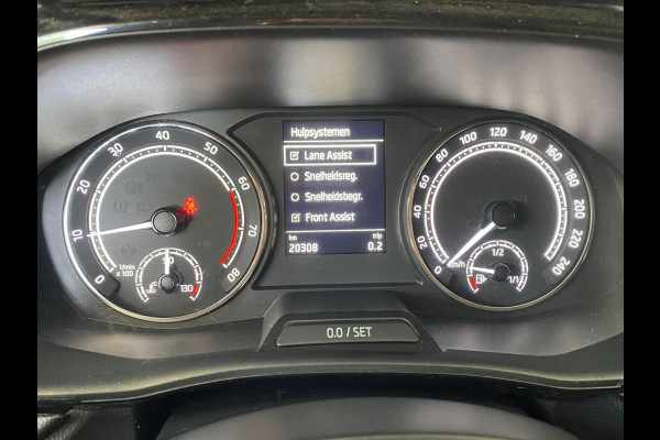 Škoda Fabia 1.0 MPI | Carplay |10"touchscreen | Navigatie | Stoelverw| Front-Lane assist|Cruise|KM : 20.300 !!!