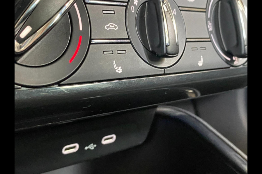 Škoda Fabia 1.0 MPI | Carplay |10"touchscreen | Navigatie | Stoelverw| Front-Lane assist|Cruise|KM : 20.300 !!!