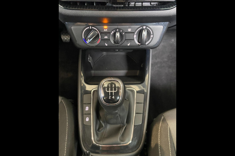 Škoda Fabia 1.0 MPI | Carplay |10"touchscreen | Navigatie | Stoelverw| Front-Lane assist|Cruise|KM : 20.300 !!!