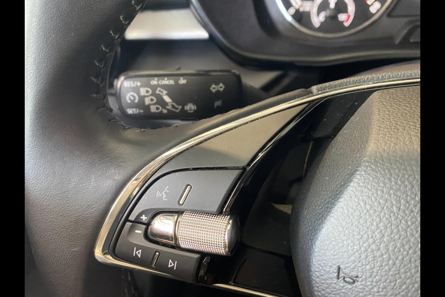 Škoda Fabia 1.0 MPI | Carplay |10"touchscreen | Navigatie | Stoelverw| Front-Lane assist|Cruise|KM : 20.300 !!!
