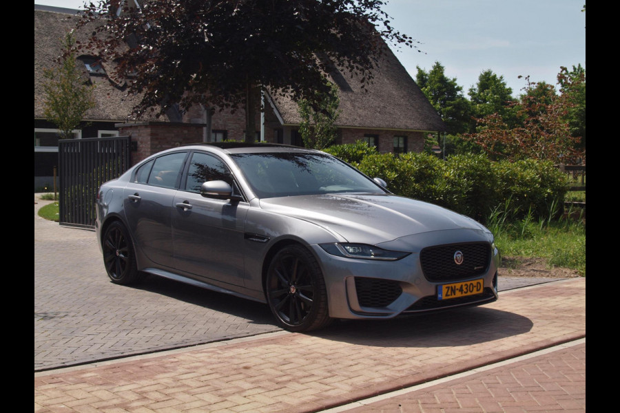 Jaguar XE 2.0 P250 HSE | R-Dynamic | Panoramadak | Camera | Apple Carplay | Cruise Control | Leer | Automaat |