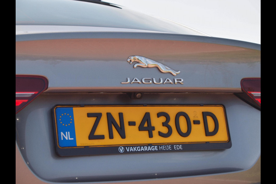 Jaguar XE 2.0 P250 HSE | R-Dynamic | Panoramadak | Camera | Apple Carplay | Cruise Control | Leer | Automaat |