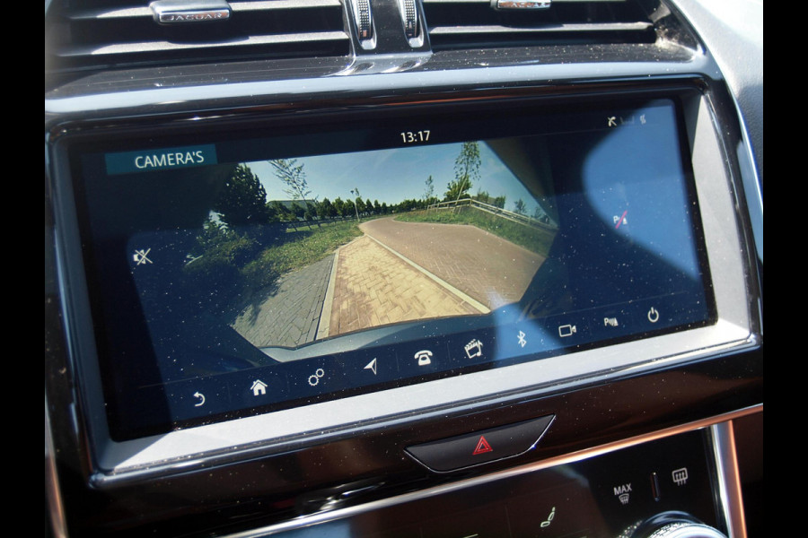 Jaguar XE 2.0 P250 HSE | R-Dynamic | Panoramadak | Camera | Apple Carplay | Cruise Control | Leer | Automaat |