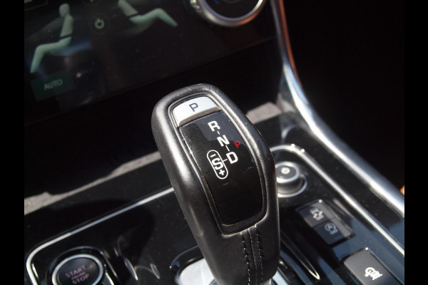 Jaguar XE 2.0 P250 HSE | R-Dynamic | Panoramadak | Camera | Apple Carplay | Cruise Control | Leer | Automaat |