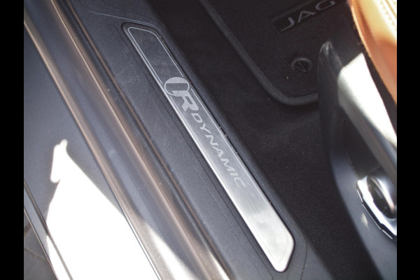 Jaguar XE 2.0 P250 HSE | R-Dynamic | Panoramadak | Camera | Apple Carplay | Cruise Control | Leer | Automaat |