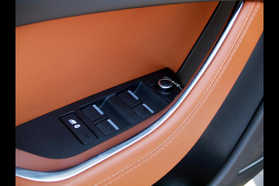 Jaguar XE 2.0 P250 HSE | R-Dynamic | Panoramadak | Camera | Apple Carplay | Cruise Control | Leer | Automaat |