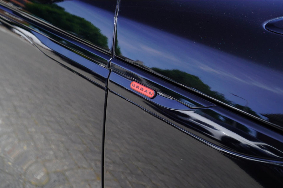 Land Rover Range Rover Velar 2.0 P250 Turbo AWD | URBAN Edition | Panorama | Meridian | Facelift | 360 cam | Luchtvering |
