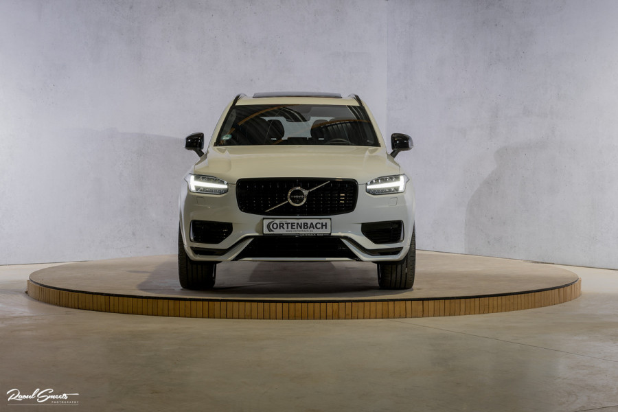 Volvo XC90 2.0 T8 Recharge AWD R-Design | Panorama dak | Harman Kardon | Zwenkbare trekhaak | 360 Camera | Adaptieve cruise | Longe Range