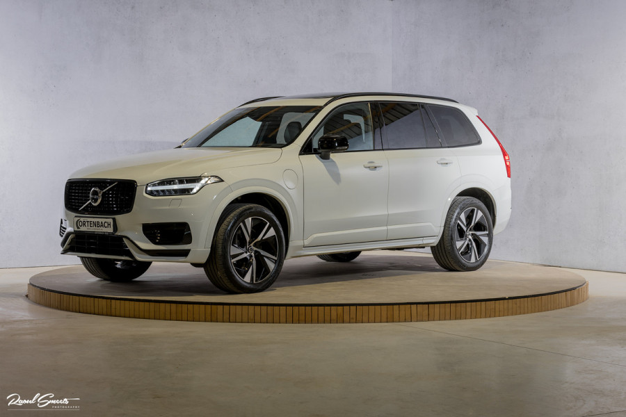 Volvo XC90 2.0 T8 Recharge AWD R-Design | Panorama dak | Harman Kardon | Zwenkbare trekhaak | 360 Camera | Adaptieve cruise | Longe Range