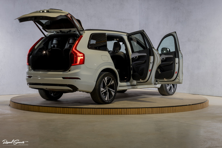 Volvo XC90 2.0 T8 Recharge AWD R-Design | Panorama dak | Harman Kardon | Zwenkbare trekhaak | 360 Camera | Adaptieve cruise | Longe Range