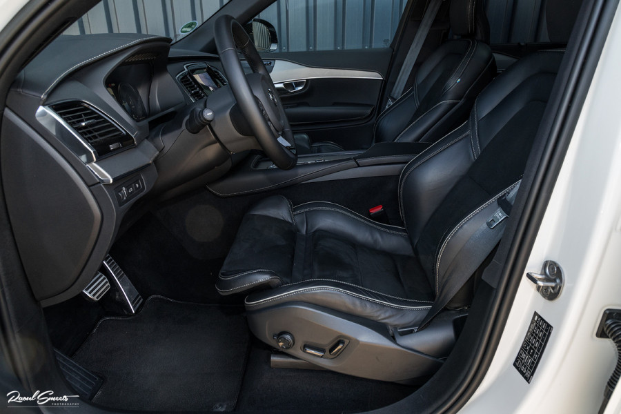 Volvo XC90 2.0 T8 Recharge AWD R-Design | Panorama dak | Harman Kardon | Zwenkbare trekhaak | 360 Camera | Adaptieve cruise | Longe Range