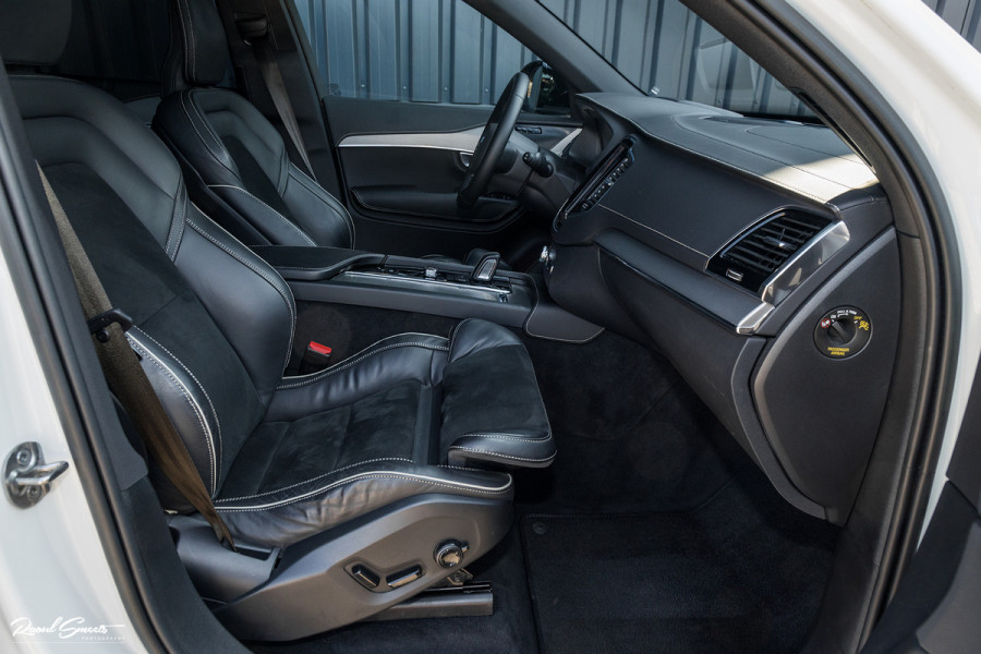 Volvo XC90 2.0 T8 Recharge AWD R-Design | Panorama dak | Harman Kardon | Zwenkbare trekhaak | 360 Camera | Adaptieve cruise | Longe Range