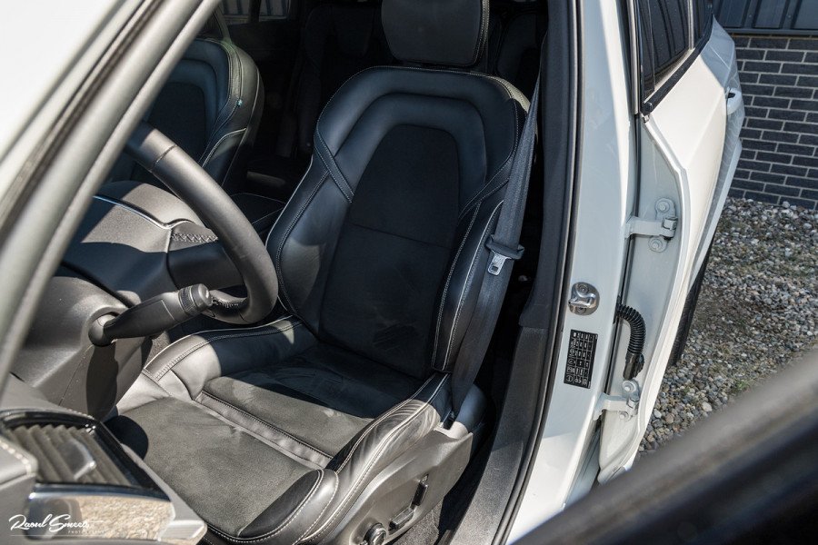 Volvo XC90 2.0 T8 Recharge AWD R-Design | Panorama dak | Harman Kardon | Zwenkbare trekhaak | 360 Camera | Adaptieve cruise | Longe Range