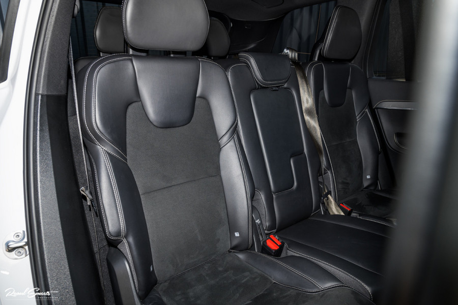 Volvo XC90 2.0 T8 Recharge AWD R-Design | Panorama dak | Harman Kardon | Zwenkbare trekhaak | 360 Camera | Adaptieve cruise | Longe Range