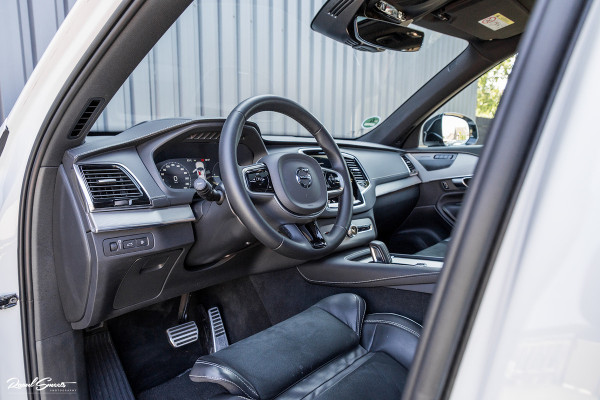 Volvo XC90 2.0 T8 Recharge AWD R-Design | Panorama dak | Harman Kardon | Zwenkbare trekhaak | 360 Camera | Adaptieve cruise | Longe Range