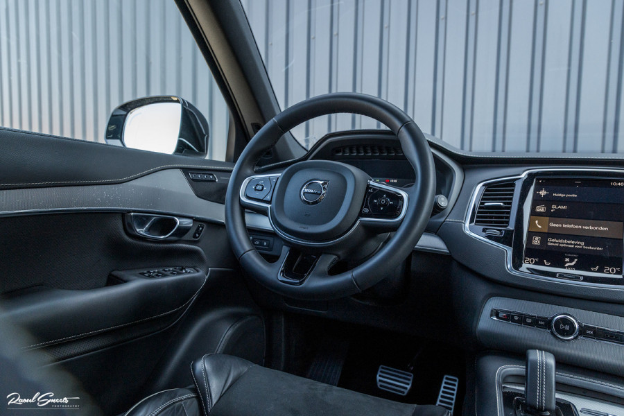 Volvo XC90 2.0 T8 Recharge AWD R-Design | Panorama dak | Harman Kardon | Zwenkbare trekhaak | 360 Camera | Adaptieve cruise | Longe Range