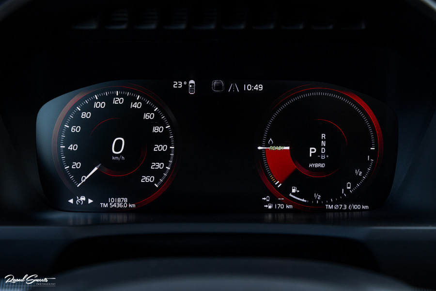 Volvo XC90 2.0 T8 Recharge AWD R-Design | Panorama dak | Harman Kardon | Zwenkbare trekhaak | 360 Camera | Adaptieve cruise | Longe Range