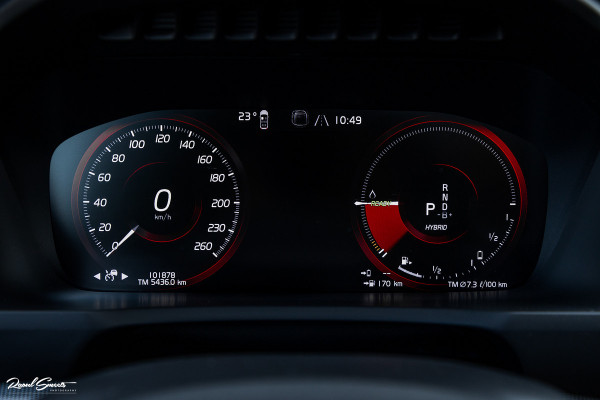 Volvo XC90 2.0 T8 Recharge AWD R-Design | Panorama dak | Harman Kardon | Zwenkbare trekhaak | 360 Camera | Adaptieve cruise | Longe Range