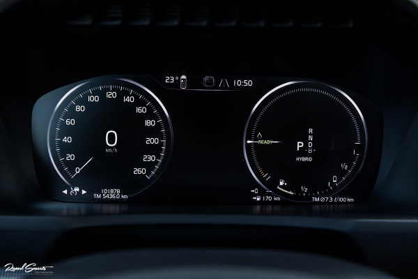 Volvo XC90 2.0 T8 Recharge AWD R-Design | Panorama dak | Harman Kardon | Zwenkbare trekhaak | 360 Camera | Adaptieve cruise | Longe Range