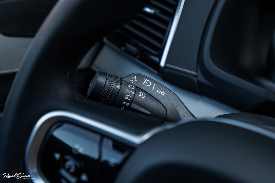 Volvo XC90 2.0 T8 Recharge AWD R-Design | Panorama dak | Harman Kardon | Zwenkbare trekhaak | 360 Camera | Adaptieve cruise | Longe Range