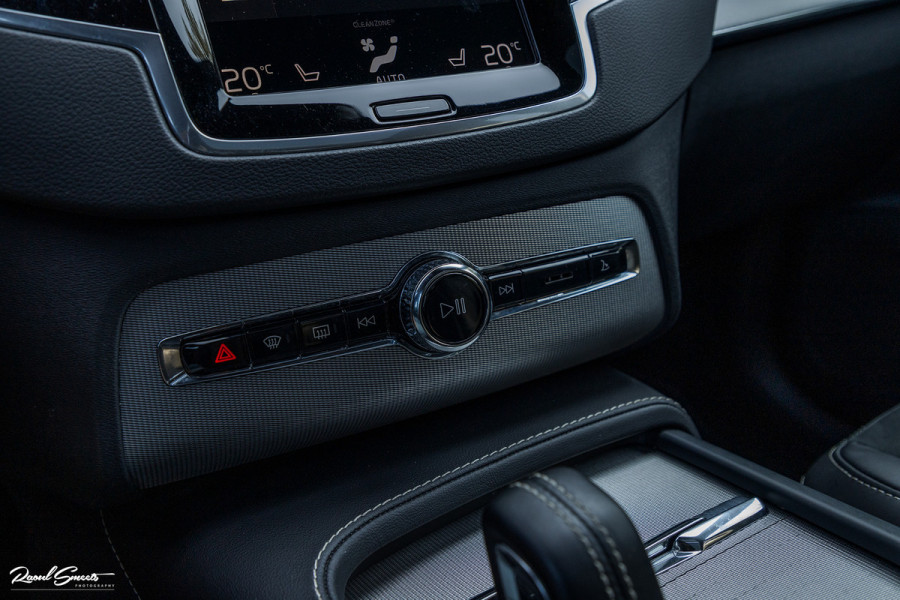 Volvo XC90 2.0 T8 Recharge AWD R-Design | Panorama dak | Harman Kardon | Zwenkbare trekhaak | 360 Camera | Adaptieve cruise | Longe Range