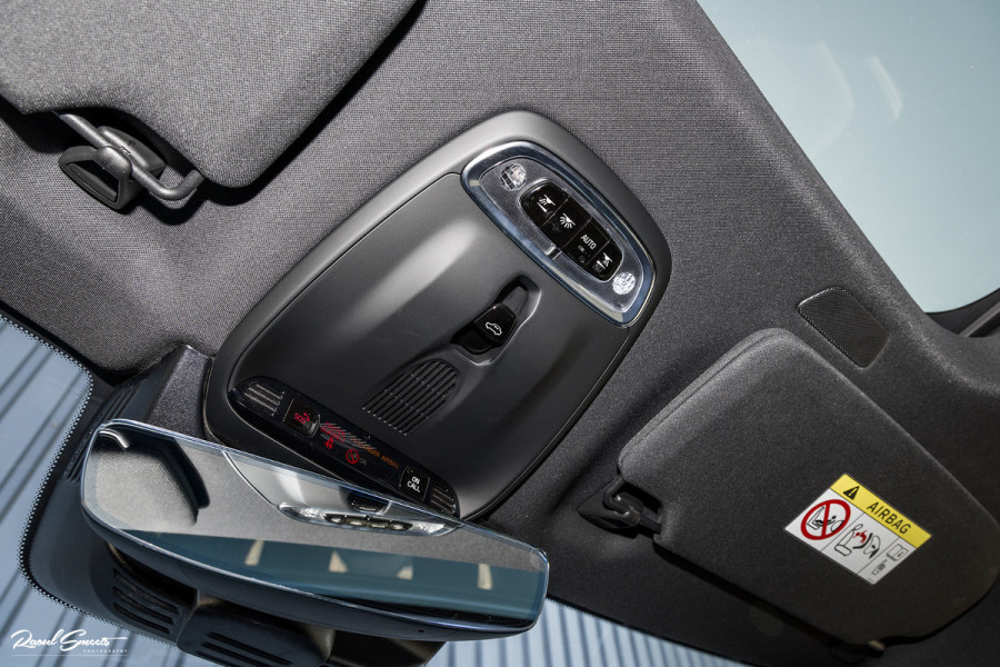 Volvo XC90 2.0 T8 Recharge AWD R-Design | Panorama dak | Harman Kardon | Zwenkbare trekhaak | 360 Camera | Adaptieve cruise | Longe Range