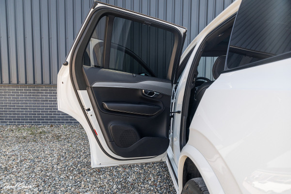 Volvo XC90 2.0 T8 Recharge AWD R-Design | Panorama dak | Harman Kardon | Zwenkbare trekhaak | 360 Camera | Adaptieve cruise | Longe Range