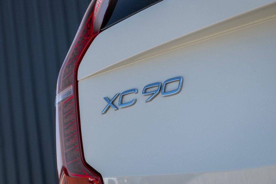 Volvo XC90 2.0 T8 Recharge AWD R-Design | Panorama dak | Harman Kardon | Zwenkbare trekhaak | 360 Camera | Adaptieve cruise | Longe Range