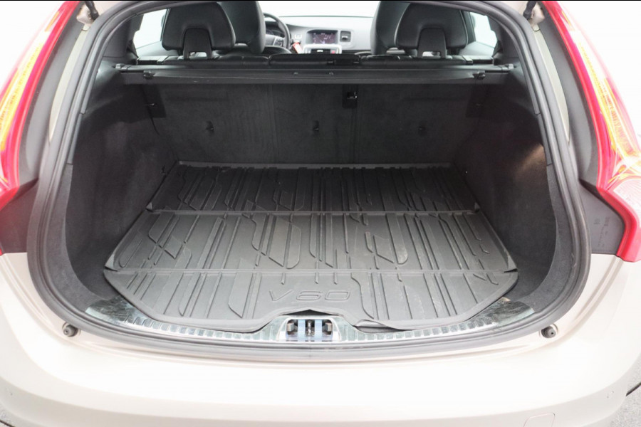 Volvo V60 1.5 T3 Polar+ Dynamic Leder Origineel NL Navigatie
