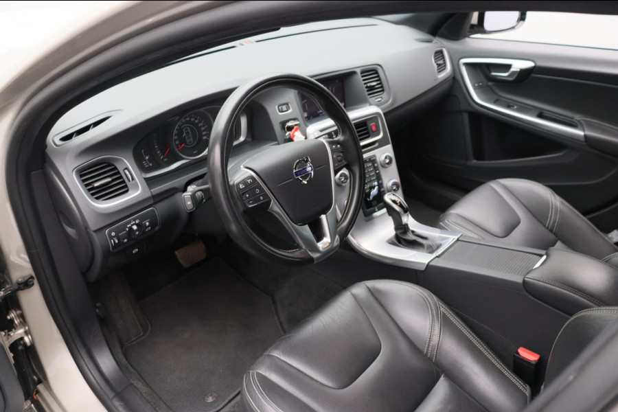 Volvo V60 1.5 T3 Polar+ Dynamic Leder Origineel NL Navigatie