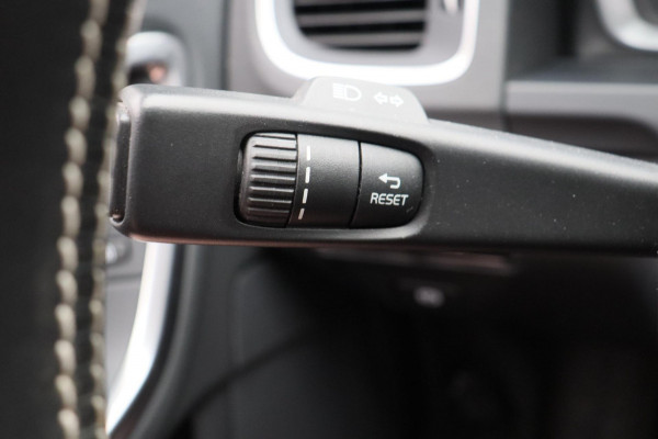 Volvo V60 1.5 T3 Polar+ Dynamic Leder Origineel NL Navigatie