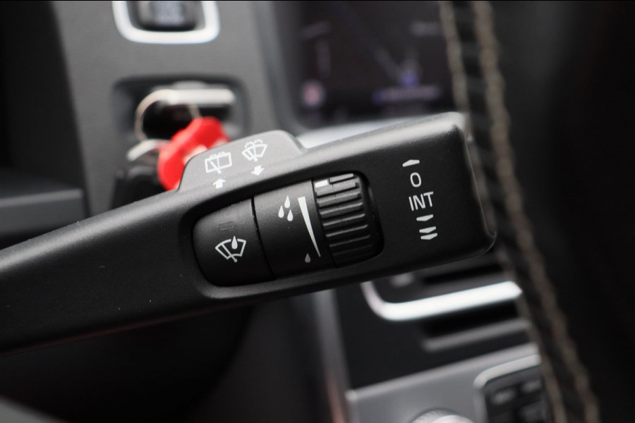 Volvo V60 1.5 T3 Polar+ Dynamic Leder Origineel NL Navigatie