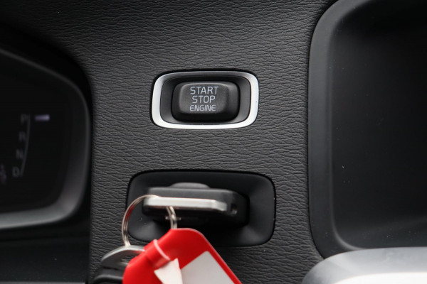 Volvo V60 1.5 T3 Polar+ Dynamic Leder Origineel NL Navigatie