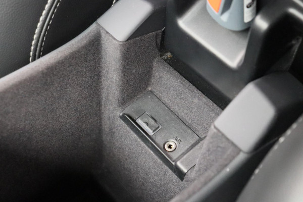 Volvo V60 1.5 T3 Polar+ Dynamic Leder Origineel NL Navigatie