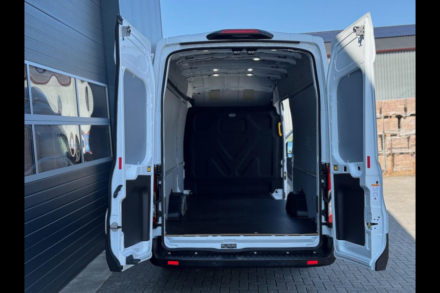 Ford Transit 350 2.0 TDCI L4H3 Trend RWD | Verlengde garantie | Navi | 360 Camera | Express Line | CarPlay | Clima | Stoelverw.