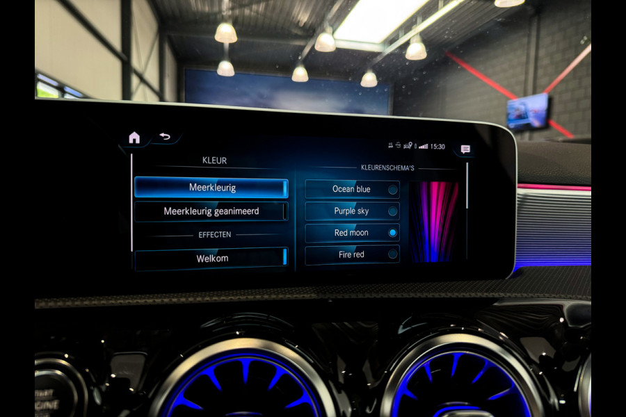 Mercedes-Benz A-Klasse 180 Business Solution AMG Pano|Memory|360|Burmester|Sfeer|1jGarantie|