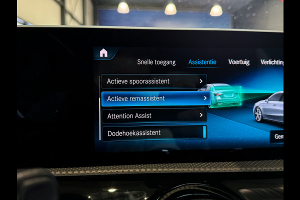 Mercedes-Benz A-Klasse 180 Business Solution AMG Pano|Memory|360|Burmester|Sfeer|1jGarantie|