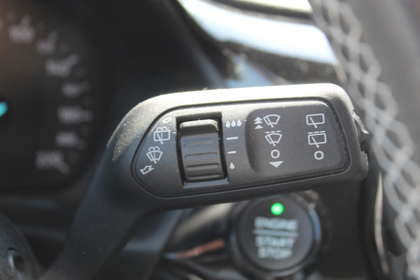 Ford Fiesta 1.0 EcoBoost Titanium , 100pk Climate control , Camera , Voorruit verwarming , Cruise control B en O audio , Park Asist ,