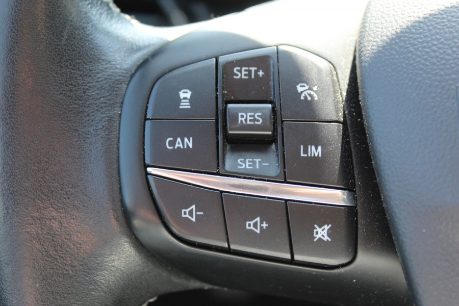 Ford Fiesta 1.0 EcoBoost Titanium , 100pk Climate control , Camera , Voorruit verwarming , Cruise control B en O audio , Park Asist ,